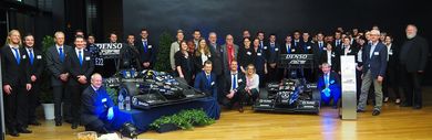 Das Running Snail Racing Team mit Sponsoren und VertreterInnen der Hochschule (Quelle: Siegfried Bühner)
