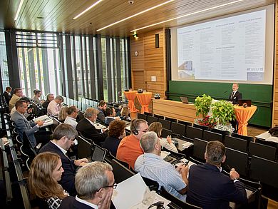 Vizepräsident Prof. Dipl.-Ing. Ulrich Müller begrüßte die Gäste.