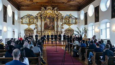 Außerdem durften die Konferenzgäste den Chorauftritt von „Art Vokal“ im Kongregationssaal erleben.