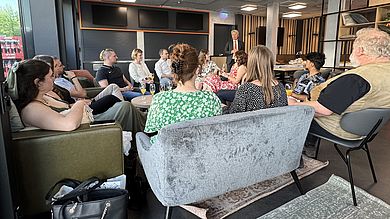 In kleiner Runde bedankte sich die Hochschulleitung bei den engagierten Studierenden