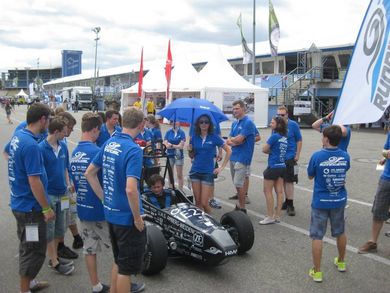 Bei den internationalen Hochschulwettkämpfen der Formula Student auf dem Hockenheimring vom 31. Juli bis 4. August 2013 hat sich das Team mit seinem Rennwagen der Saison 2013 gegen ein hochkarätig besetztes Teilnehmerfeld behaupten können. Die „Snail
