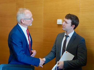 Prof. Dr. Magnus Jaeger mit Attaché Ivan Baltin vom Generalkonsulat der Russischen Föderation 