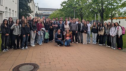 40 Schülerinnen und Schüler aus Tschechien und Amberg besuchten die OTH Amberg-Weiden