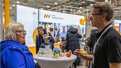 Fachlicher Austausch direkt vor Ort: Viele Besucherinnen und Besucher informierten sich über Einsatzmöglichkeiten der Technologie.