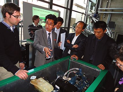 Im Rahmen einer durch das United Nations Development Programme (UNDP) geförderten Study Tour besuchte eine Delegation aus der Demokratischen Volksrepublik Korea die HAW und das An-Institut für Energietechnik (IfE).