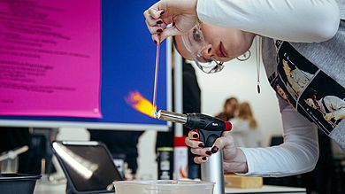 An einigen Ständen konnten die Teilnehmenden ihre Arbeit auch live vorführen