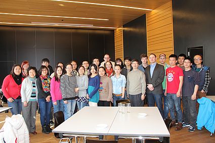Am Freitag, 22. März 2013 trafen sich 16 Studierende der  Shanghai Normal University unter Leitung von Yingdi Chen und Dipl.-Kaufmann Zhiming Wu von der Handwerkskammer Oberfranken mit 15 Studierenden des Studiengangs „Sprachen, Management und Technolo