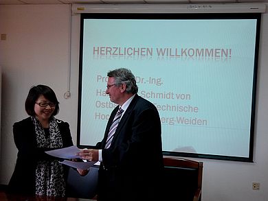 Prof. Dr. Chunli Zhan und Prof. Dr. Hans-Peter Schmidt 
