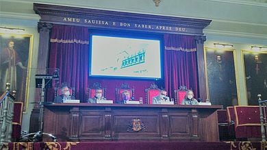 InauguralPanel fixed-scaled