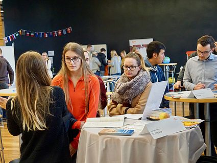 15 Stände boten Informationen zu Studienaufenthalt im Ausland.