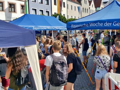 Auf Exkursionen und Veranstaltungen wie der Bayerischen Woche der Geodäsie holen sich Studierende das Expertenwissen. (Bildquelle: Amt für Ländliche Entwicklung Oberpfalz) 