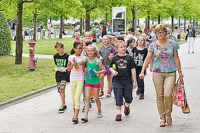 Schülerinnen und Schüler am Campus