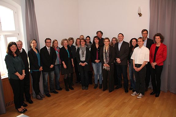 Am 7. November 2013 fand in Amberg die Dienstbesprechung der Leiterinnen und Leiter der Akademischen Auslandsämter der Hochschulen Bayerns statt. Mit den Vertretern aus dem Bayerischen Staatsministerium für Bildung und Kultus, Wissenschaft und Kunst wur
