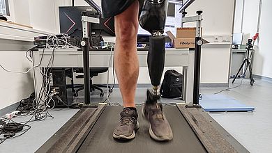 Das Ergebnis der Analyse zeigt, dass das Verhältnis zwischen Marburgers linkem und rechtem Bein sogar gleichmäßiger ist als bei den meisten Menschen ohne Amputation.