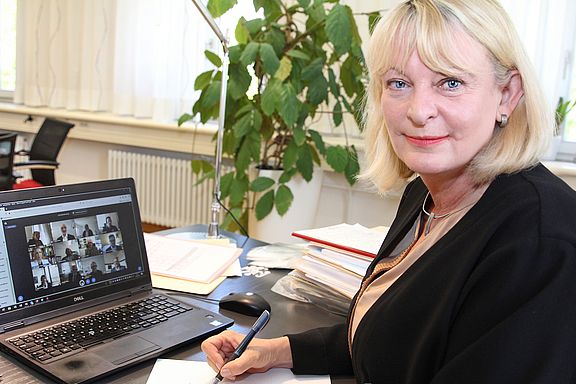 Präsidentin unterschreibt Kooperationsvereinbarung