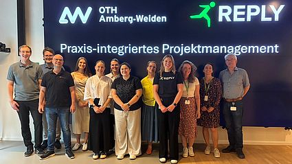 Seit fünf Jahren verbindet das Modul „Projektmanagement für die digitale Transformation“ an der OTH Amberg-Weiden wissenschaftlich fundierte Lehre, reale Unternehmensprojekte und die Möglichkeit zum Erwerb eines externen Zertifikats