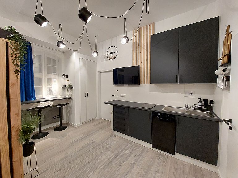 https://www.booking.com/Share-3uD0SKA