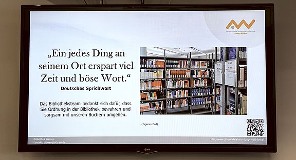 [Translate to Englisch:] Infoscreen in der Bibliothek