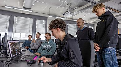 Schüler vor PC