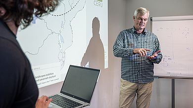 Dr. Robert Guldemond von der Universität Pretoria besuchte die OTH Amberg-Weiden für ein gemeinsames Projekt zur Elefantenforschung