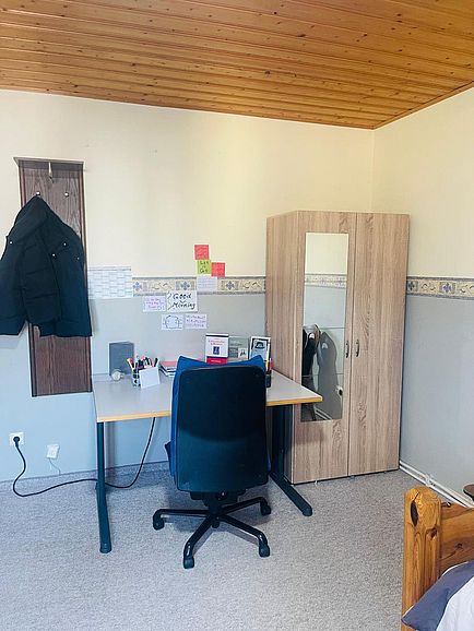 Bedroom, study table