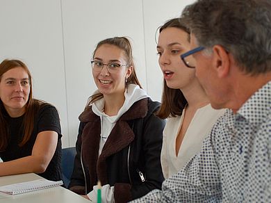 Unternehmen 1 beim Bankgespräch mit den Professoren Duttle und Heigl