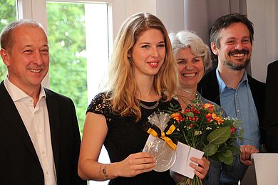 Vater Martin Huber, Daniela Huber, Mutter Karin Huber und Prof. Martin Frey 