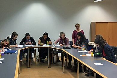 Die Teilnehmerinnen bei der Auftaktveranstaltung des Mentoring-Programms „first steps“