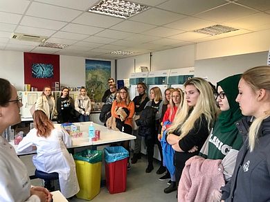 Die Studierenden bei der Exkursion