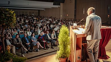 Dekan Prof. Dr. Marco Nirschl eröffnete die Veranstaltung