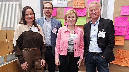 Zum Statusseminar im Projekt AlFinaH trafen sich (v.l.) Prof. Dr. Diana Hehenberger-Risse (HaW Landshut), Georg Klampfl (OTH Amberg-Weiden), Prof. Dr. Christiane Hellbach (OTH Amberg-Weiden) und Prof. Dr. Ulrich Müller-Steinfacht (THWS Würzburg-Schweinfurt)