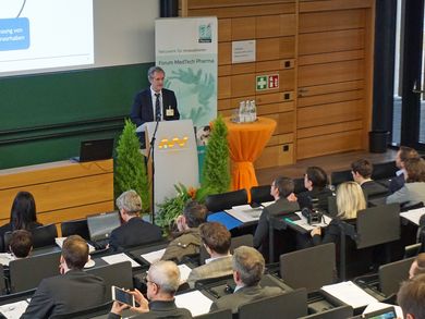 Dr. Christoph Pinkwart, Projektträger Bayern - ITZB, Nürnberg, informierte über bayerische Förderproramme.