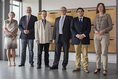 Vizepräsidentin Prof. Dr. Andrea Klug (OTH), Dipl.- Ing. Norbert Schuldis (DPMA), Dr. Arno Harth (DPMA), Prodekan Prof.  Jochen Hummich (OTH), Abteilungsleiter Dipl.-Phys. Bernd Maile (DPMA),  Prof. Dr. Ursula Versch (OTH)