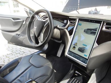 Innenansicht Tesla Model S