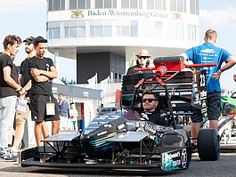 Rennwagen in Hockenheim kurz vor dem Start
