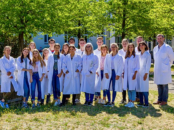 Die ScienceCamperInnen am Campus in Amberg