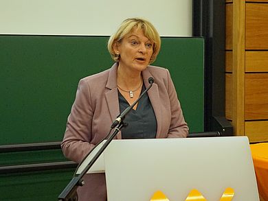 Prof. Dr. Andrea Klug, Präsidentin der OTH Amberg-Weiden, begrüßte die Gäste.