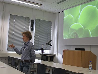 Am 28. Oktober 13 fand für die Studierenden des Studiengangs Medizintechnik eine Schulung zum Thema „Präsentation“ statt.  Die QPL-Mitarbeiterin Jana Faerber erörterte im gemeinsamen Gespräch die Fragen rund um das Vortragen.