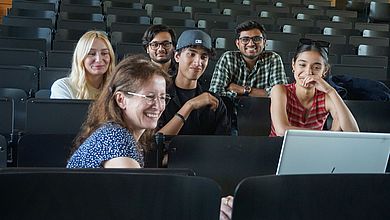 Die Studiengangsleiterinnen und Studiengangsleiter nahmen sich Zeit persönlich und individuell Einblicke ins Studium und die Hochschule zu geben