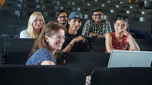 Die Studiengangsleiterinnen und Studiengangsleiter nahmen sich Zeit persönlich und individuell Einblicke ins Studium und die Hochschule zu geben