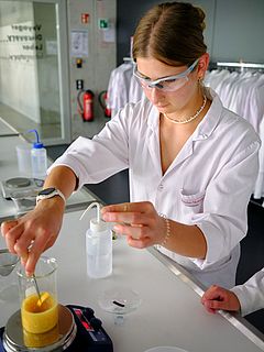 Bei einer interdisziplinären Exkursion der Studiengänge Digital Healthcare Management, Medizintechnik und Physician Assistance in das „Deutsche Museum Nürnberg – Das Zukunftsmuseum“ beschäftigten sich die Studierenden mit Themen wie KI in der Diagnostik, 3D-Druck in der Medizintechnik oder auch gesellschaftliche Fragen rund um Gesundheit und Technologie 