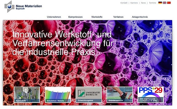 Im Rahmen der Lehrveranstaltung „English II“ im Studiengang „Sprachen, Management und Technologie“ (Fakultät Wirtschaftsingenieurwesen) besuchten die Studierenden des 2. Semesters unter der Leitung von Dozentin Elisabeth Häusler-Loffler die Neue