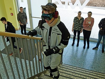 Experiment with the age suit