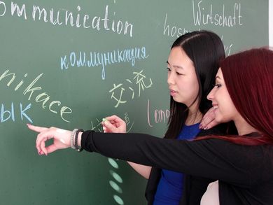MuttersprachlerInnen können bei uns ihre Vorkenntnisse und Kompetenzen einbringen. 