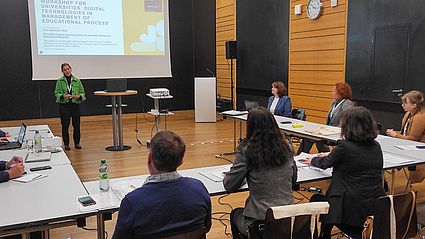 Menschen im Hörsaal