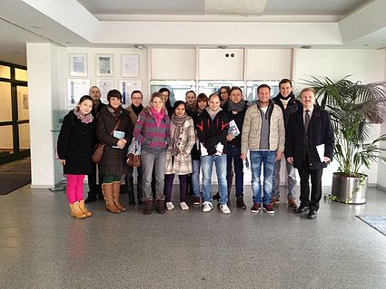 Die Studierenden des Masterstudiengangs „Interkulturelles Unternehmens- und Technologiemanagement“ ließen sich die Gelegenheit nicht entgehen, sich mit den Experten der ZF Friedrichshafen AG in Auerbach zu einem Gedankenaustausch zu treffen. Bezugspu