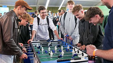 Manche Aussteller lockten nicht nur mit interessanten Stellenangeboten und interessanten Themen, sondern auch mit Kickern, Bier-Pong und Videospielen