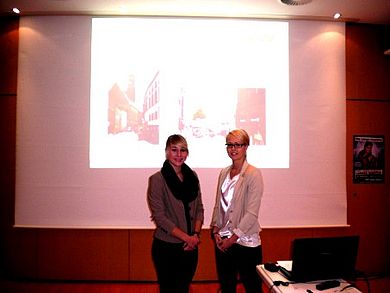Das im Wintersemester 2011/2012 begonnene und im Sommersemester 2012 fortgesetzte Kooperationsprojekt mit dem Stadtmarketingverein Amberg fand am 21. November 2012 mit einer Ergebnis-Präsentation einen gelungenen Abschluss. Das von Prof. Christiane Hellb