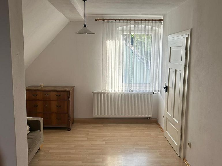 Das Zimmer / The available room Das Zimmer / The available room