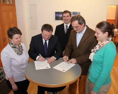 Unterzeichnung des Kooperationsvertrags